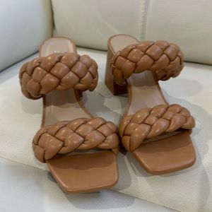Soda Braided Heel Size 6